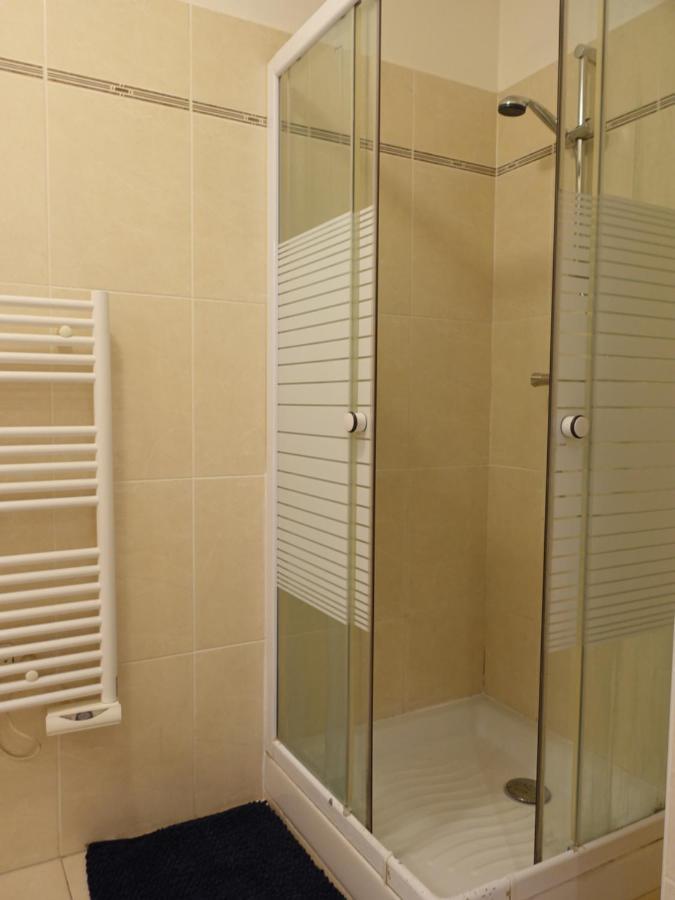 Lovely Appartement With Balcony 5Min Train Station Cannes Bagian luar foto