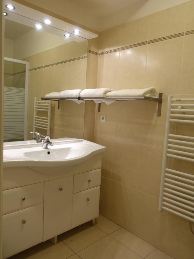 Lovely Appartement With Balcony 5Min Train Station Cannes Bagian luar foto